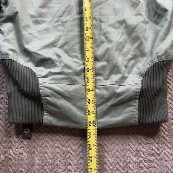 686 Woman's Snowboarding Jacket Green Pink Size XS Winter Gear - Picture 8 of 9